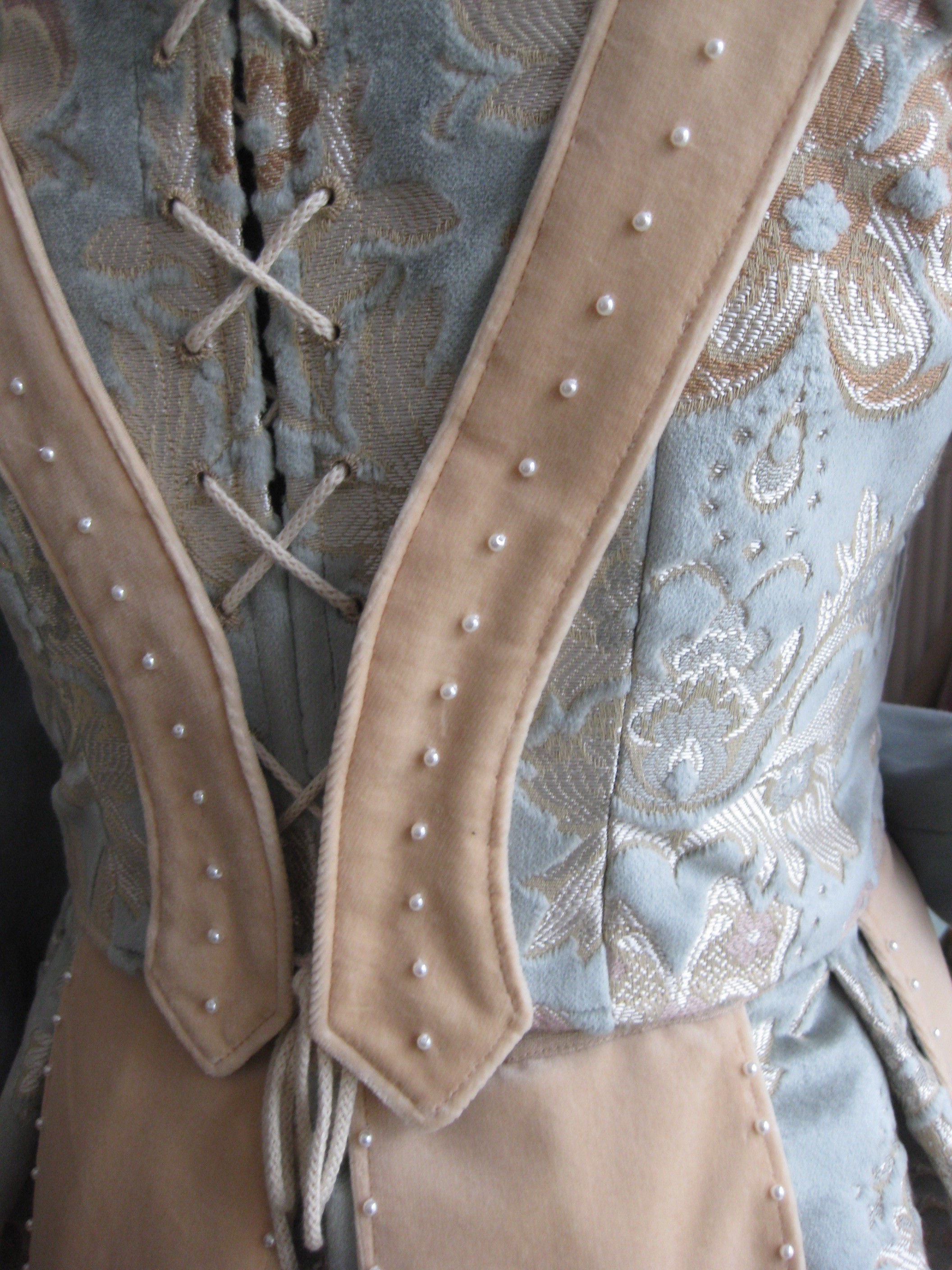 Bild: Ballkleid-Detail.