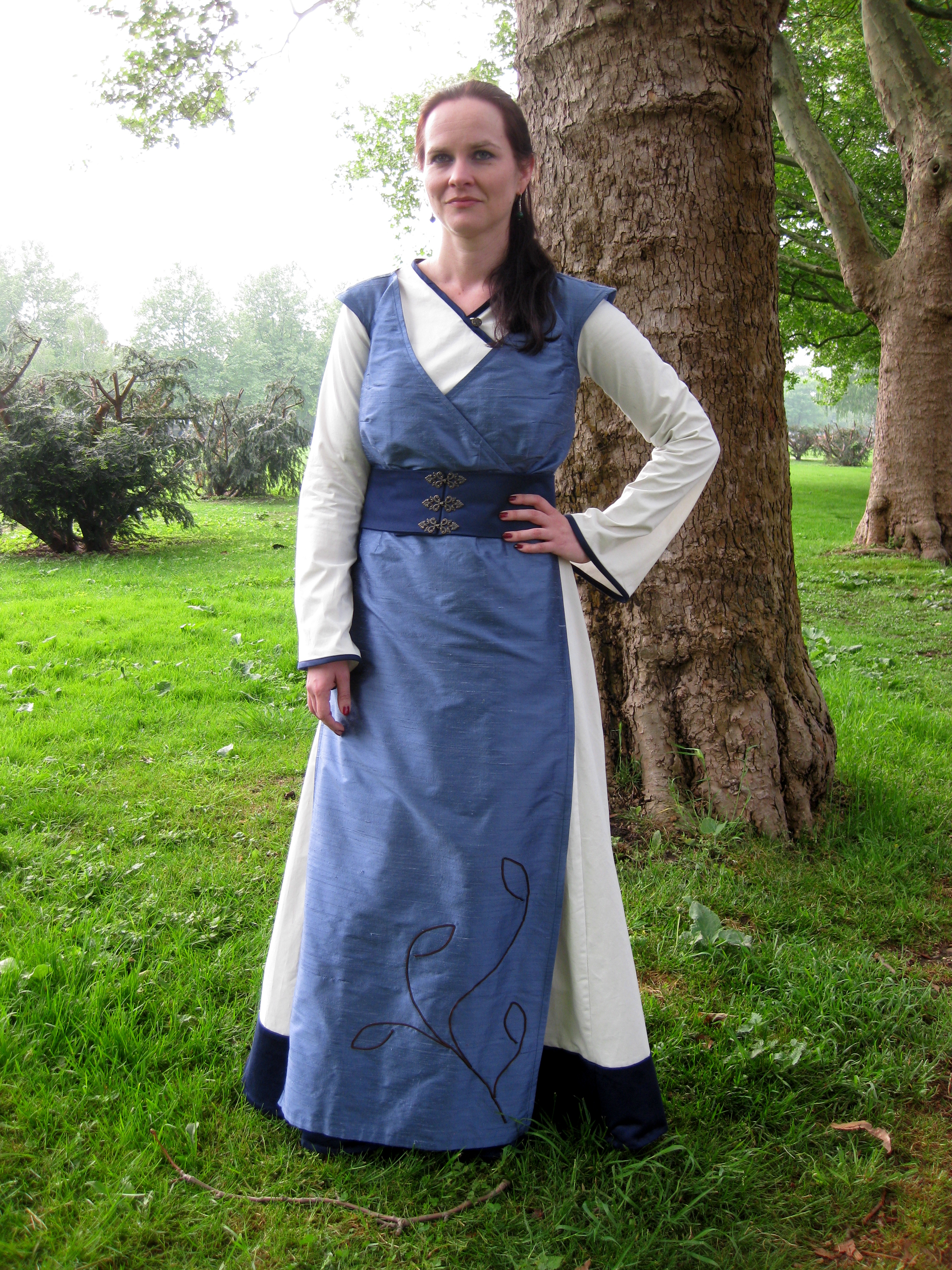 Bild: Gewandung einer edlen Dame.