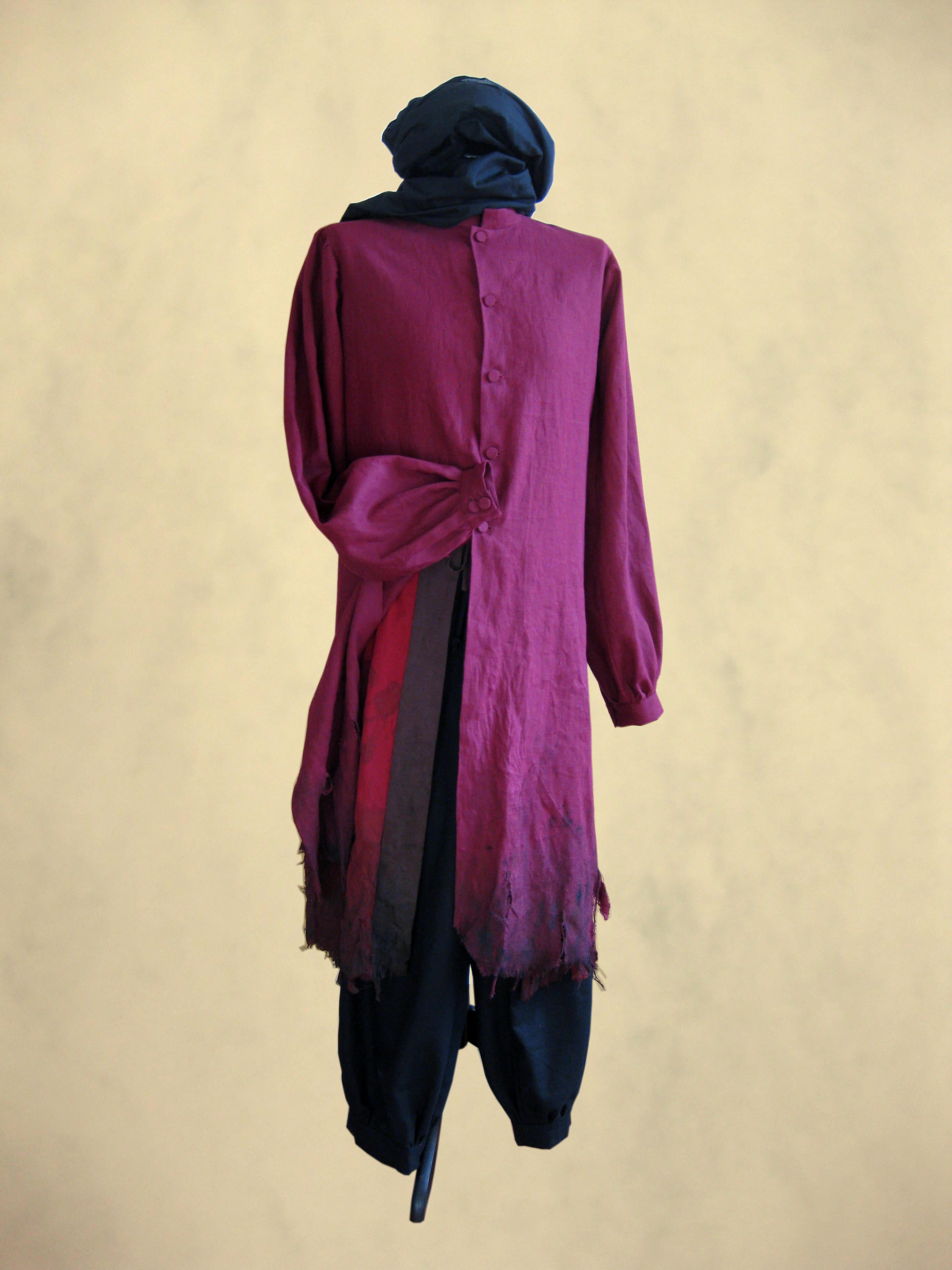 Bild: Orientalische Gewandung im Used-Look.