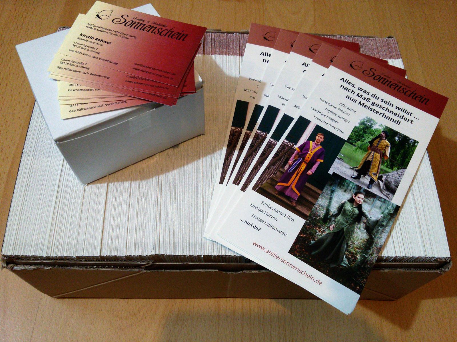 Bild: Neue Flyer und Visitenkarten